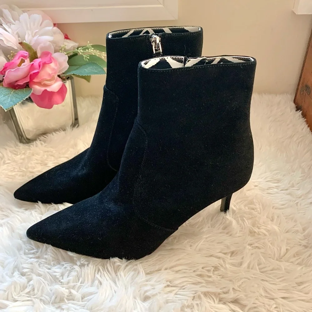 Kate Spade Vikki Black Suede Pointed Toe Booties Ankle Boots 6B